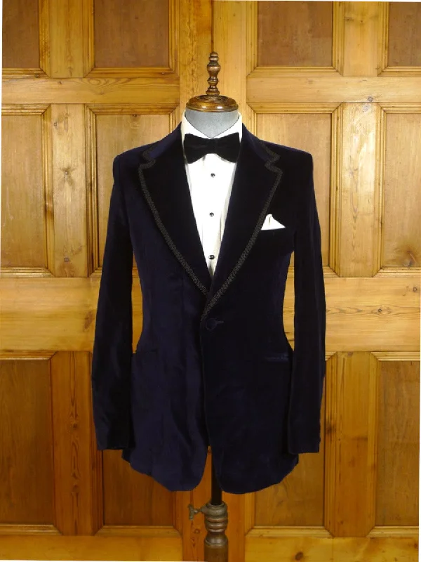 24/1139 immaculate vintage british midnight blue velvet dinner / smoking jacket w/ braid trims 37 long